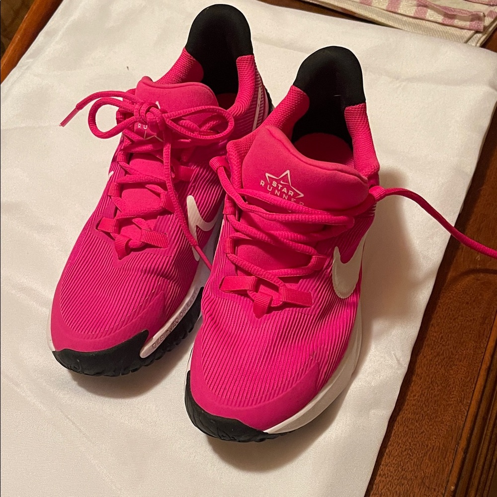 Nike Kids Hot Pink Sneakers | Lightweight Athletic Shoes | Running/Play Shoes